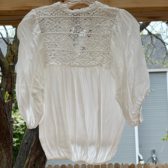 Aryn K. Anthropologie White Gold Crocheted Gauze Embellished Boho Blouse medium - Picture 7 of 15